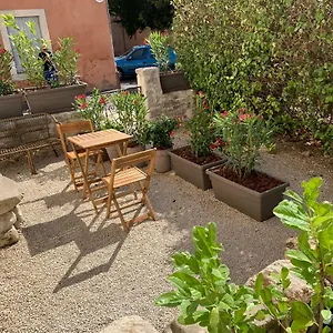 Les Lauriers , LʼIsle-sur-la-Sorgue Frankreich